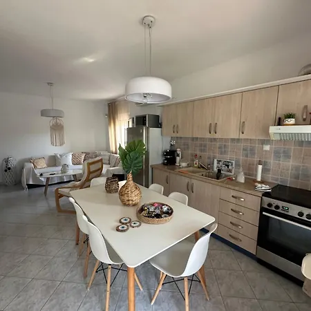 Wanderlust 2 Families House κάριανη καβάλας Case de vacanță *